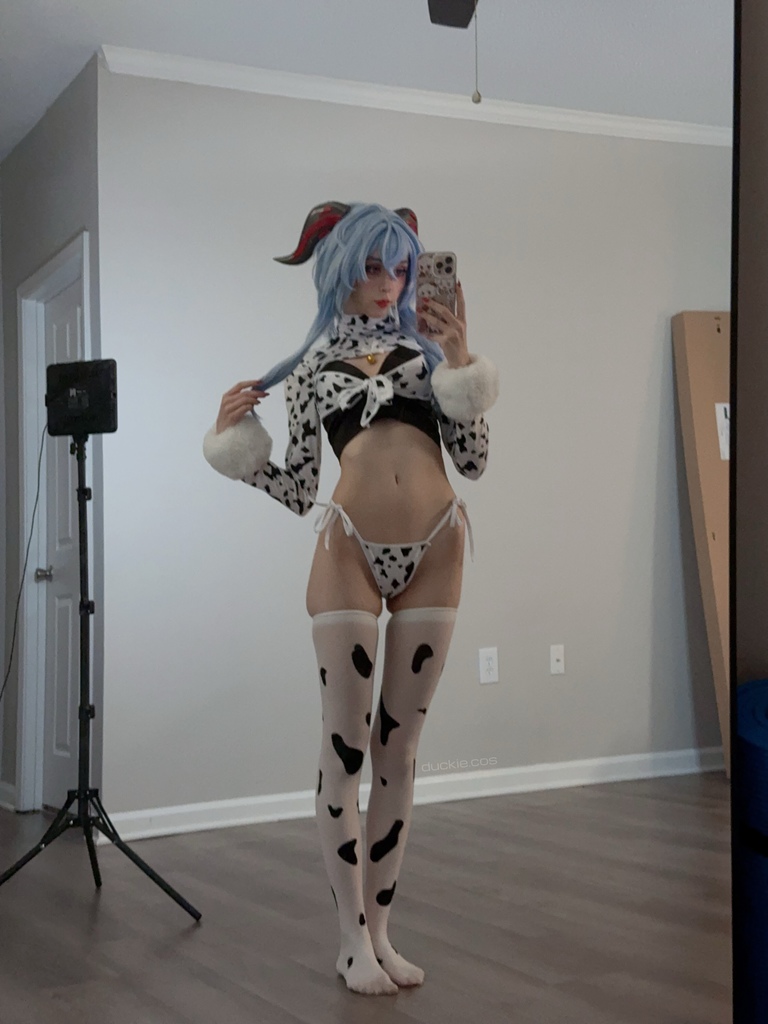 Duckie Cos - Ganyu Cow - Mitaku photo 1-7