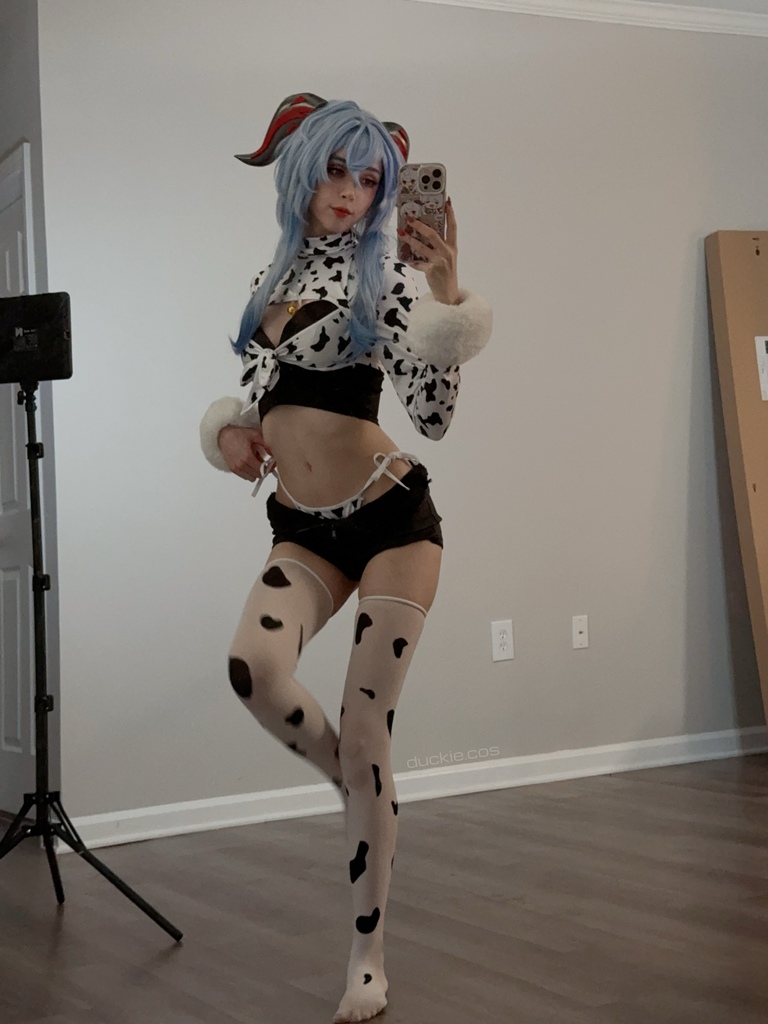 Duckie Cos - Ganyu Cow - Mitaku photo 1-8