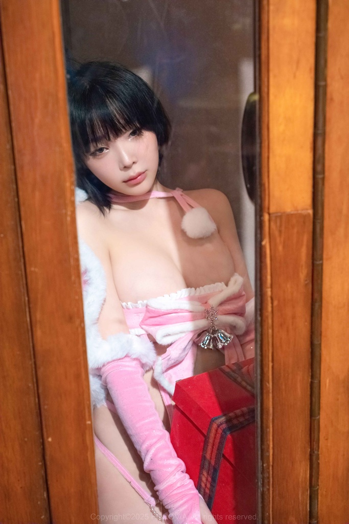 Inkyung 강인경 - Xmas - Mitaku photo 1-2