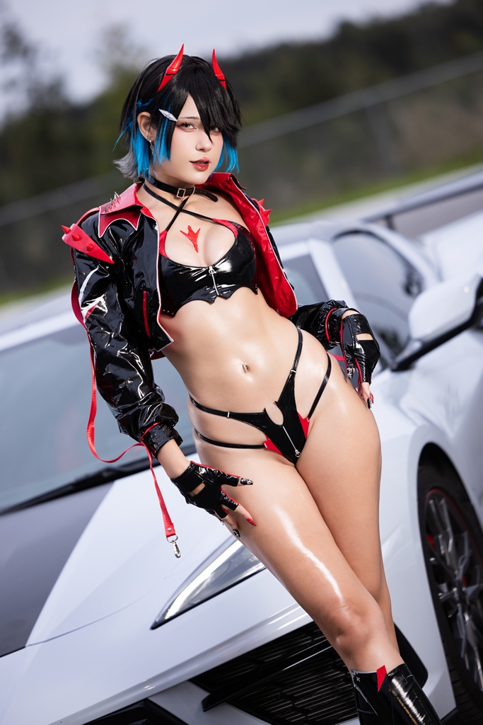 Jean WanWan - Race Queen Ulrich von Hutten (Azur Lane) - Mitaku photo 1-0