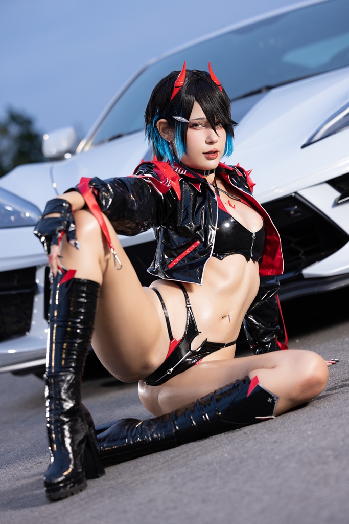 Jean WanWan - Race Queen Ulrich von Hutten (Azur Lane) - Mitaku photo 2-1
