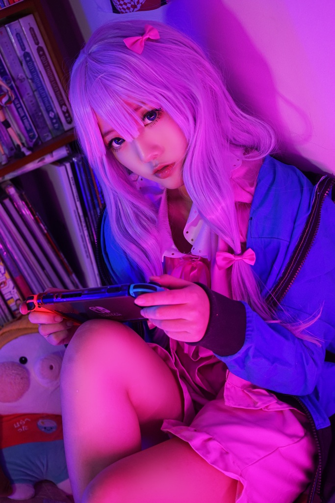 Messie Huang - Sagiri Izumi - Mitaku photo 1-2