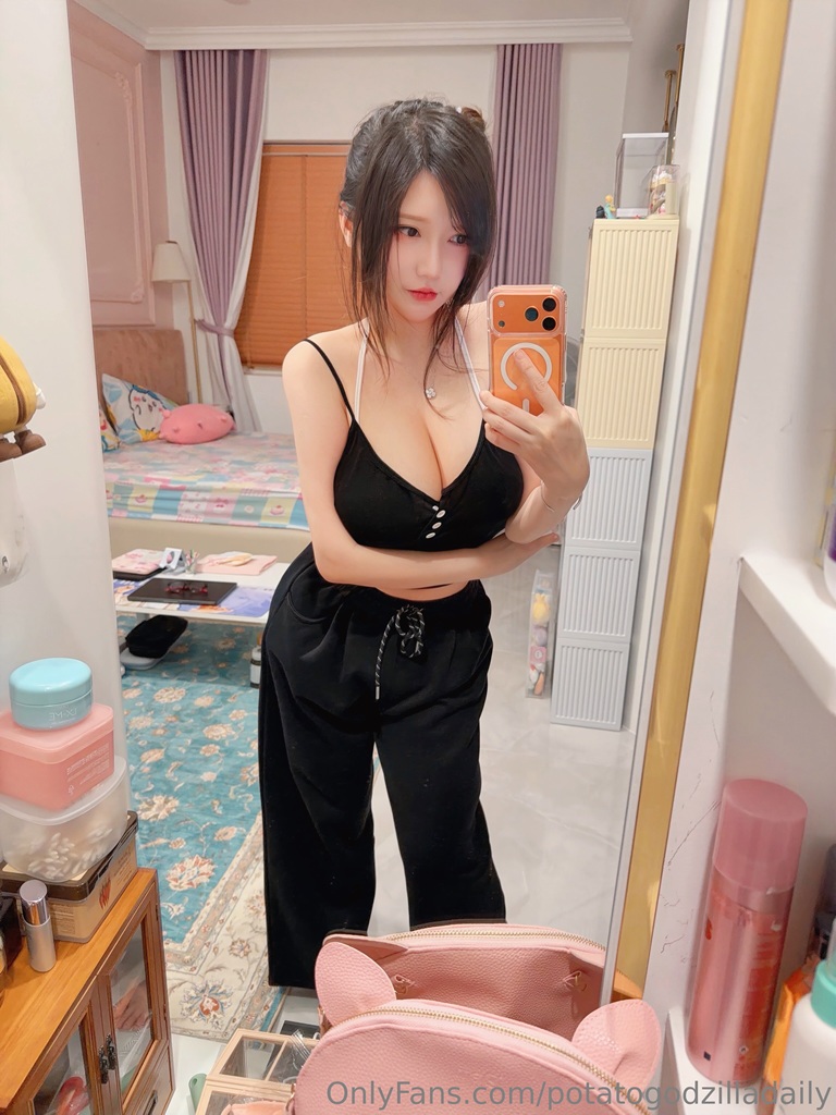 Potato Godzilla - OnlyFans Nude Dec 1-31, 2025 - Mitaku photo 1-18