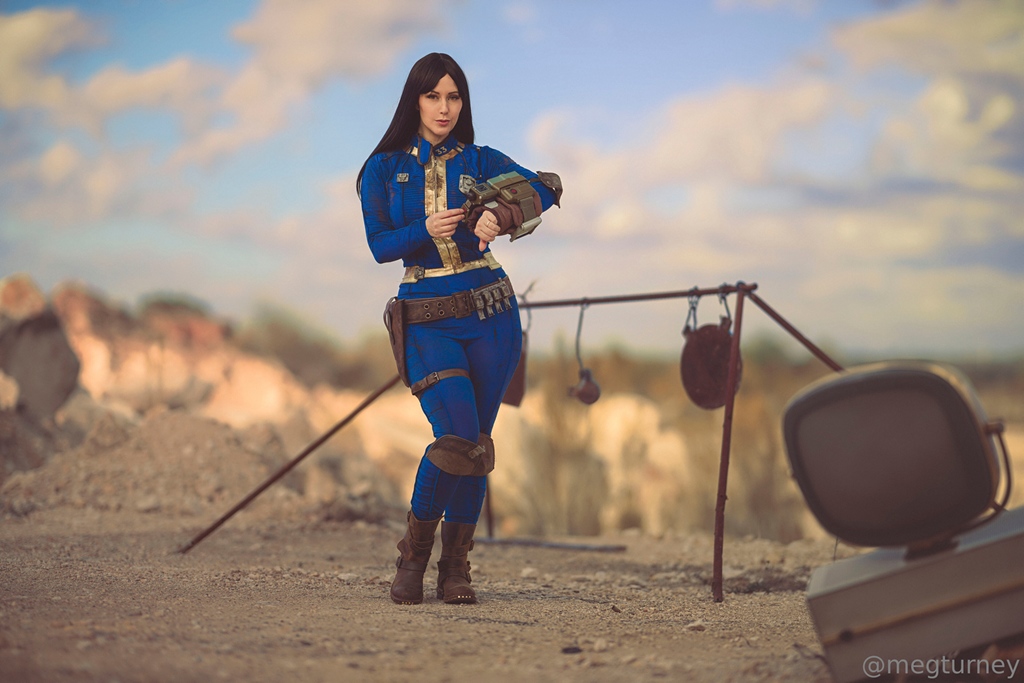 Meg Turney - Vault Dweller - Mitaku photo 1-2