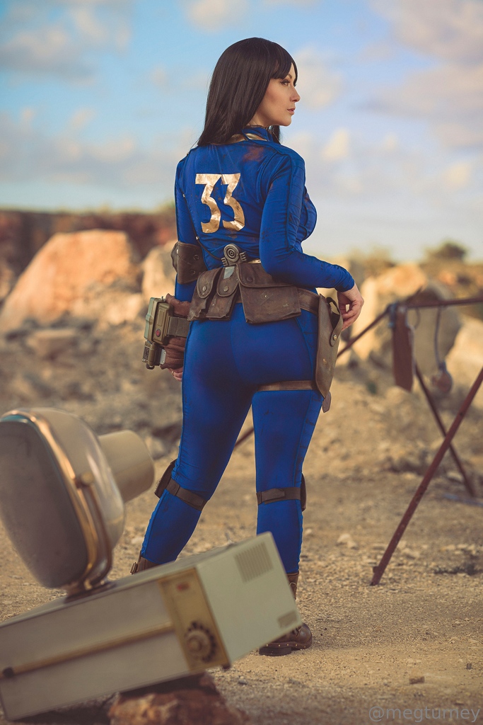 Meg Turney - Vault Dweller - Mitaku photo 1-3