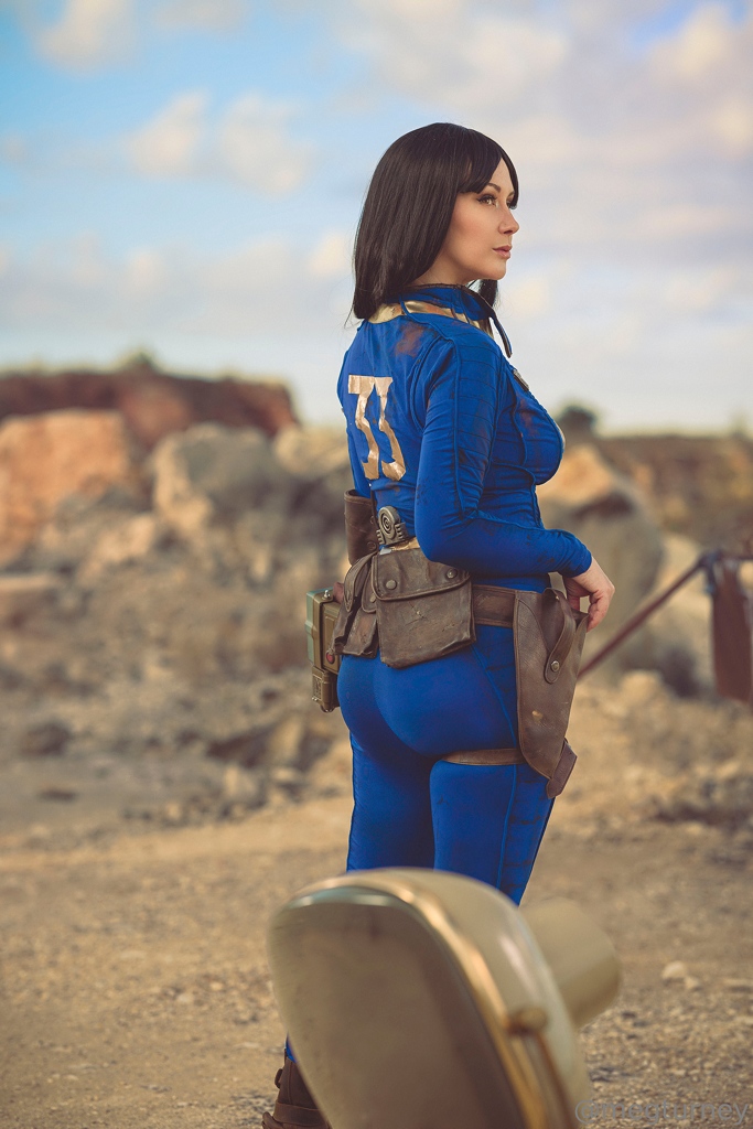 Meg Turney - Vault Dweller - Mitaku photo 1-4