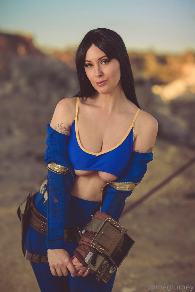 Meg Turney - Vault Dweller - Mitaku photo 1-8