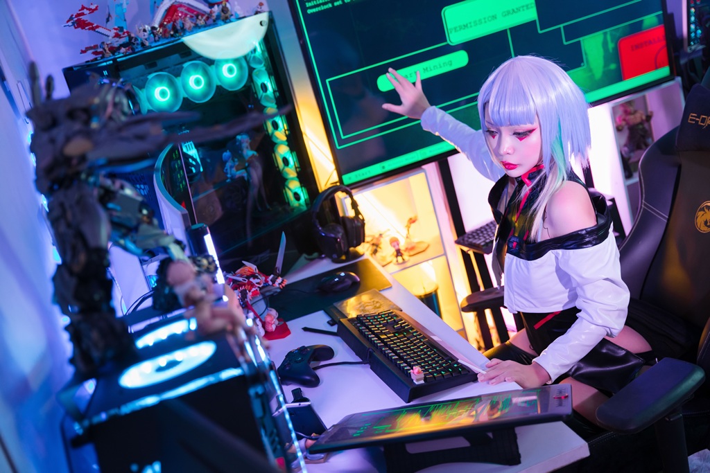 Umeko J - Lucy (Cyberpunk Edgerunners) - Mitaku photo 1-10