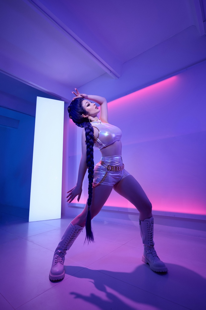 Lady Melamori - Rumi (KPop Demon Hunters) - Mitaku photo 1-14