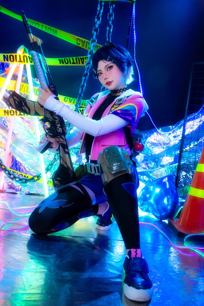 Miinmeow - Clove (Valorant) - Mitaku photo 1-2