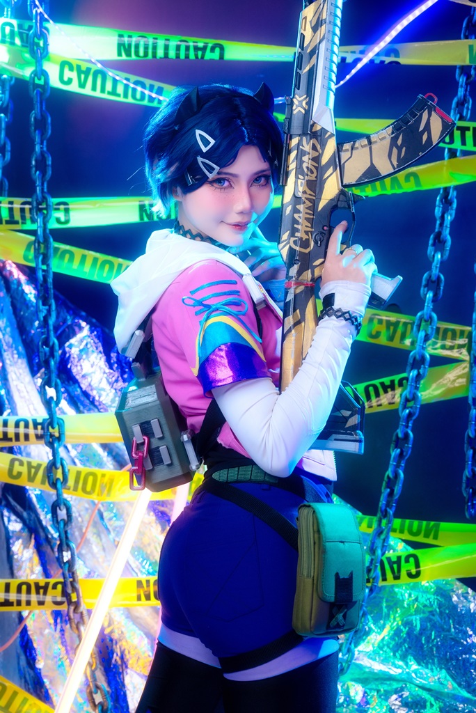 Miinmeow - Clove (Valorant) - Mitaku photo 1-3