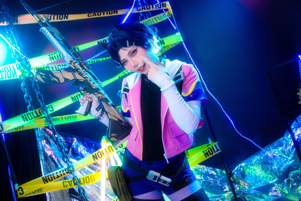 Miinmeow - Clove (Valorant) - Mitaku photo 1-4