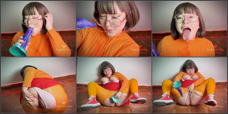 TinyVampFangs Velma Dinkley Cover