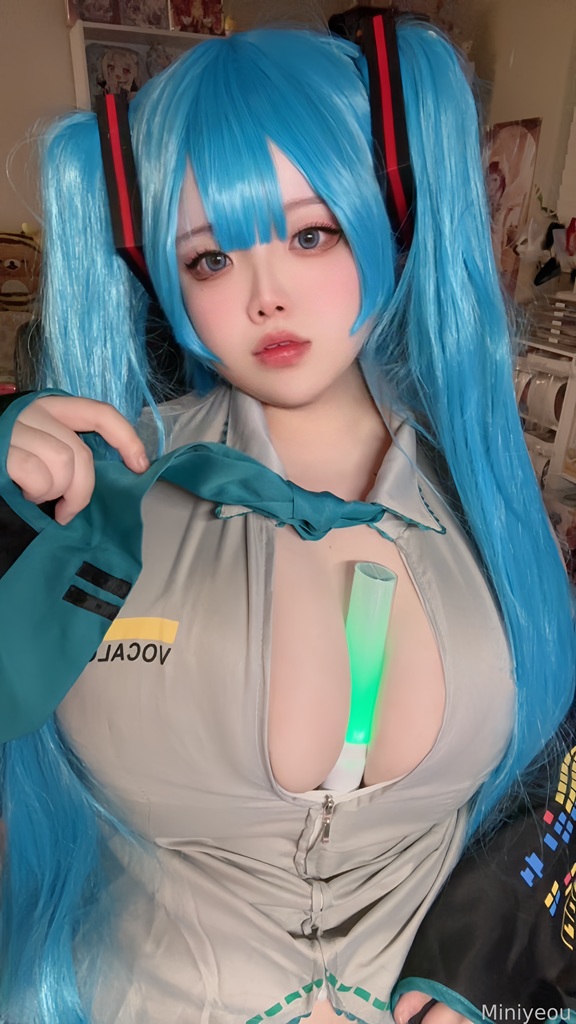 Miniyeou - Hatsune Miku - Mitaku photo 1-0