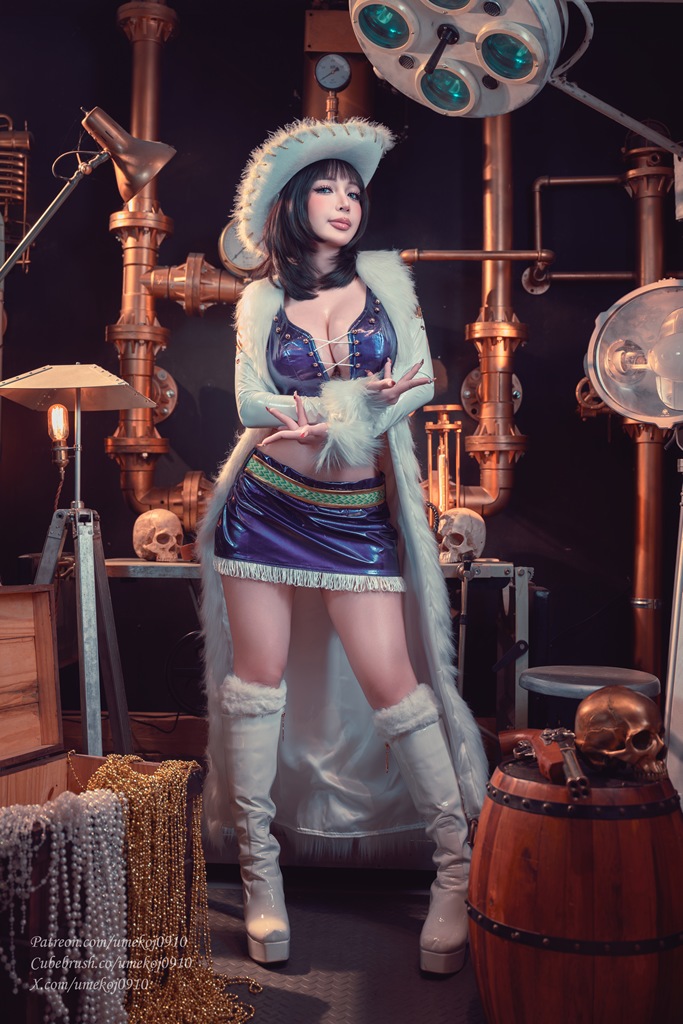 Umeko J - Nico Robin (Miss All Sunday) - Mitaku photo 1-3