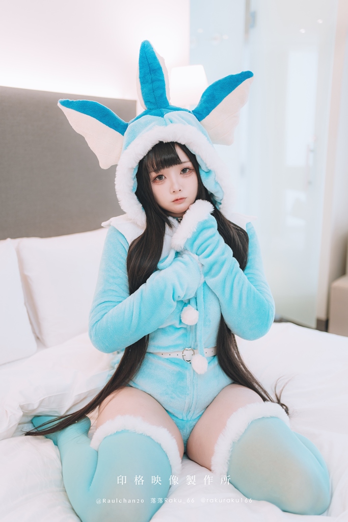 Raku 落落 - Vaporeon - Mitaku photo 1-2