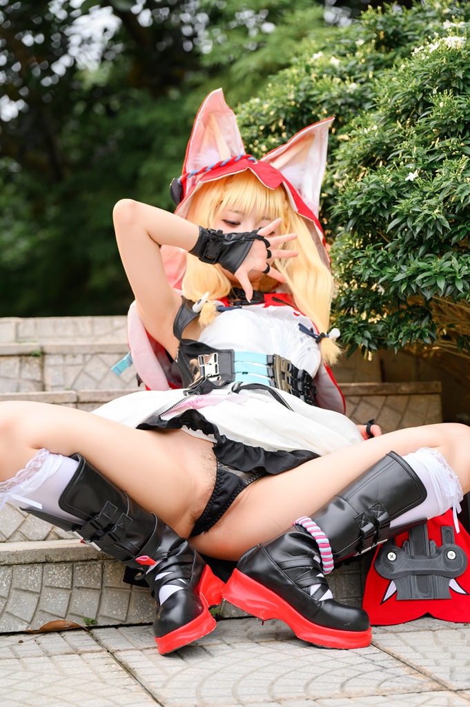 PoppaChan - Rossi (Arknights: Enfield) - Mitaku photo 1-12