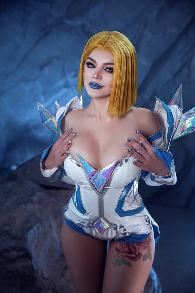 Kalinka Fox - Emma Frost - Mitaku photo 1-5