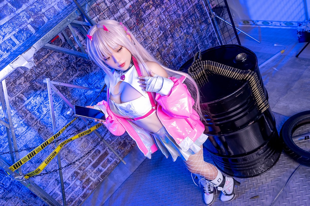 Messie Huang - Viper (NIKKE) - Mitaku photo 1-9