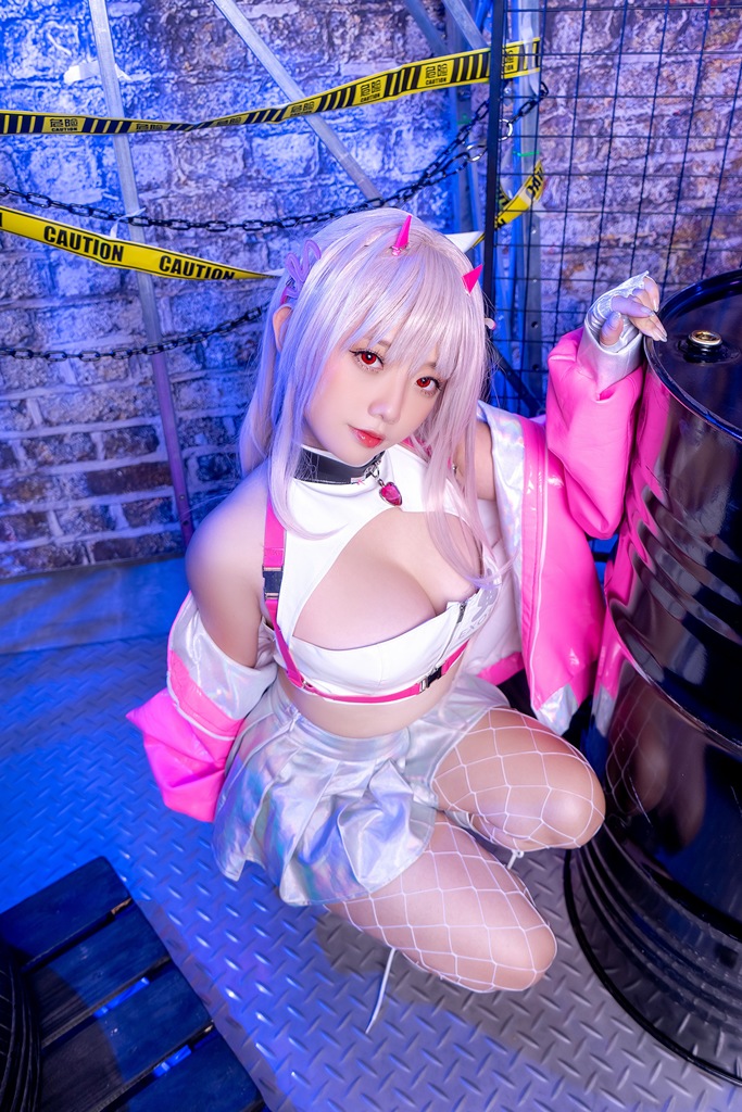 Messie Huang - Viper (NIKKE) - Mitaku photo 1-11