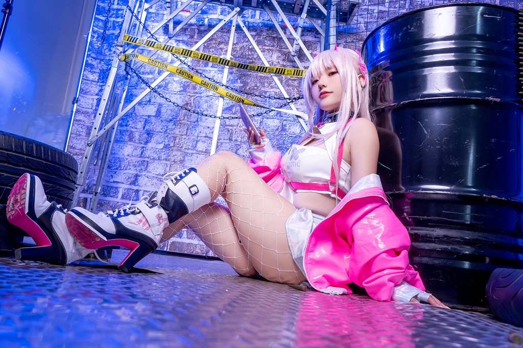 Messie Huang - Viper (NIKKE) - Mitaku photo 1-16