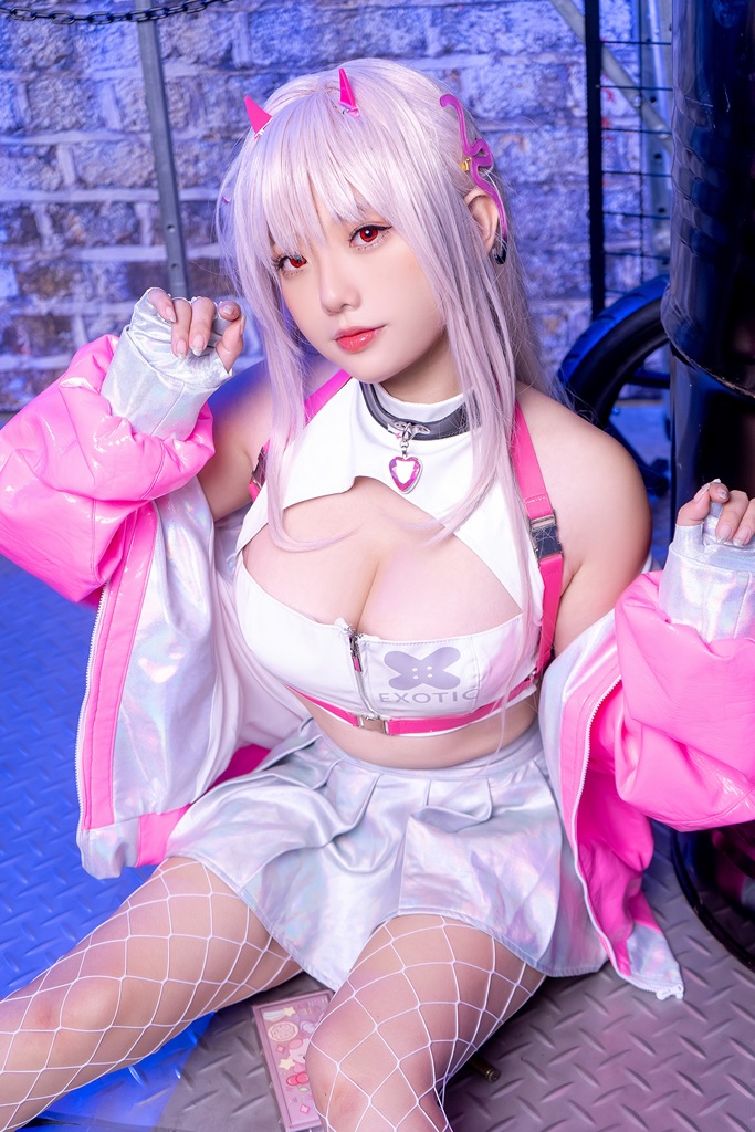 Messie Huang - Viper (NIKKE) - Mitaku photo 1-18
