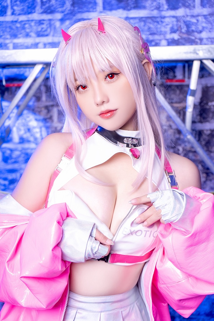 Messie Huang - Viper (NIKKE) - Mitaku photo 1-19