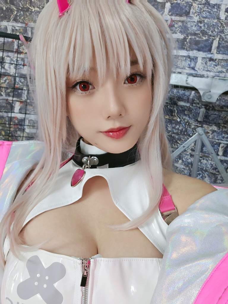 Messie Huang - Viper (NIKKE) - Mitaku photo 2-6
