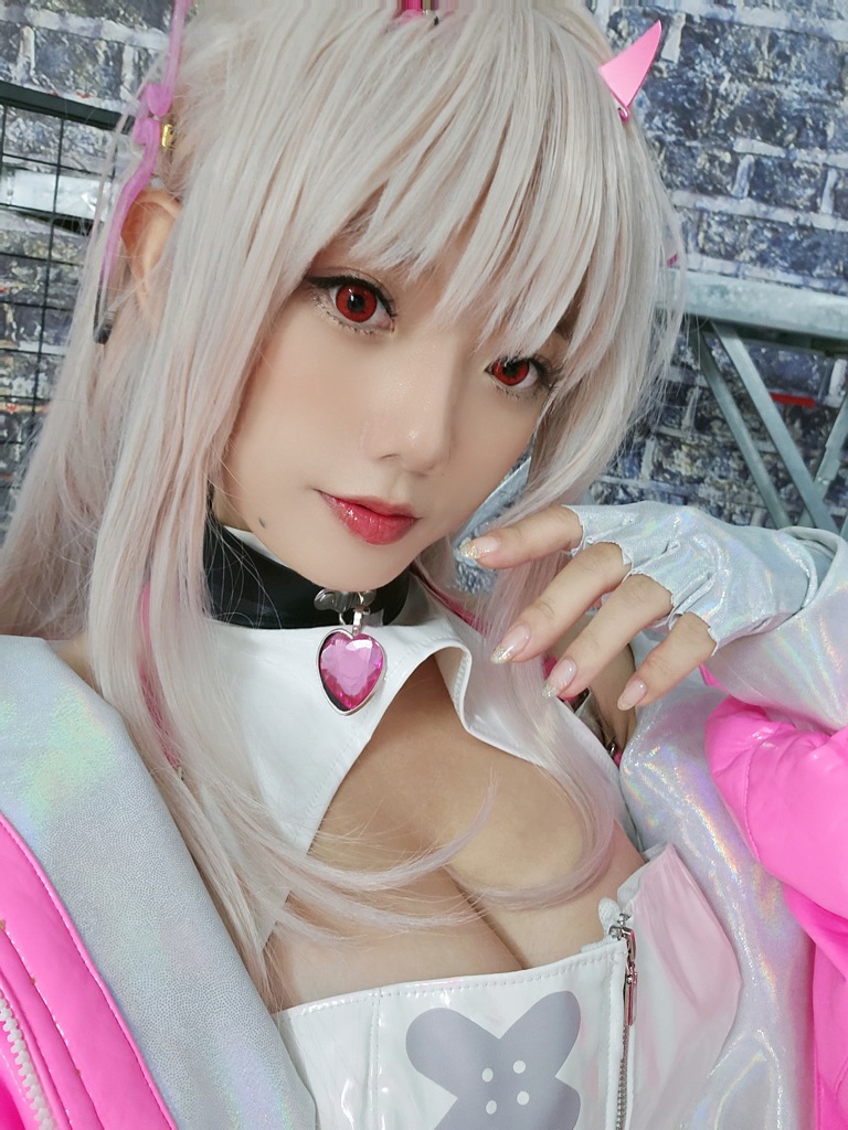 Messie Huang - Viper (NIKKE) - Mitaku photo 2-8