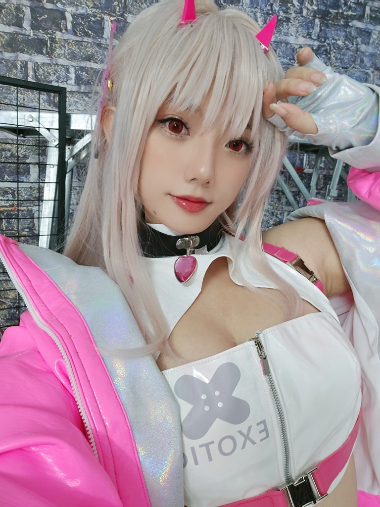 Messie Huang - Viper (NIKKE) - Mitaku photo 2-11