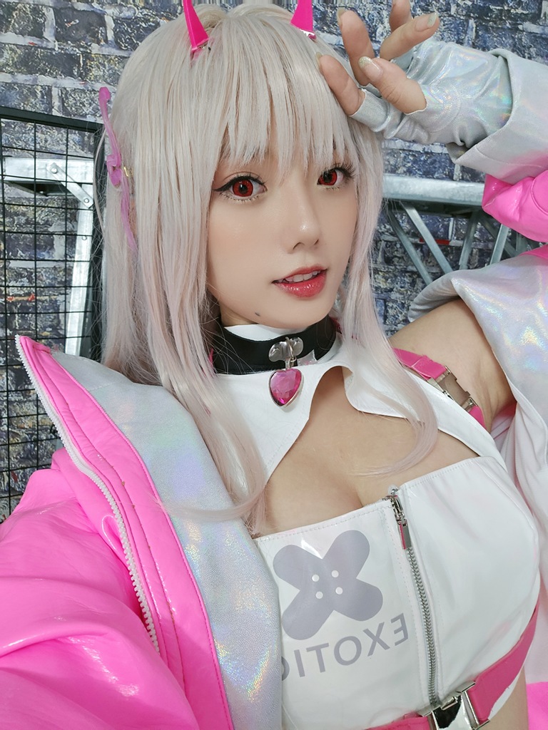 Messie Huang - Viper (NIKKE) - Mitaku photo 2-13
