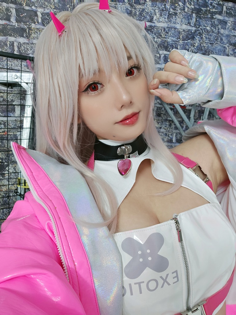 Messie Huang - Viper (NIKKE) - Mitaku photo 2-14