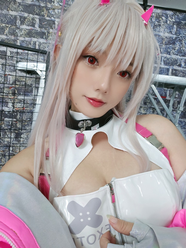 Messie Huang - Viper (NIKKE) - Mitaku photo 2-15
