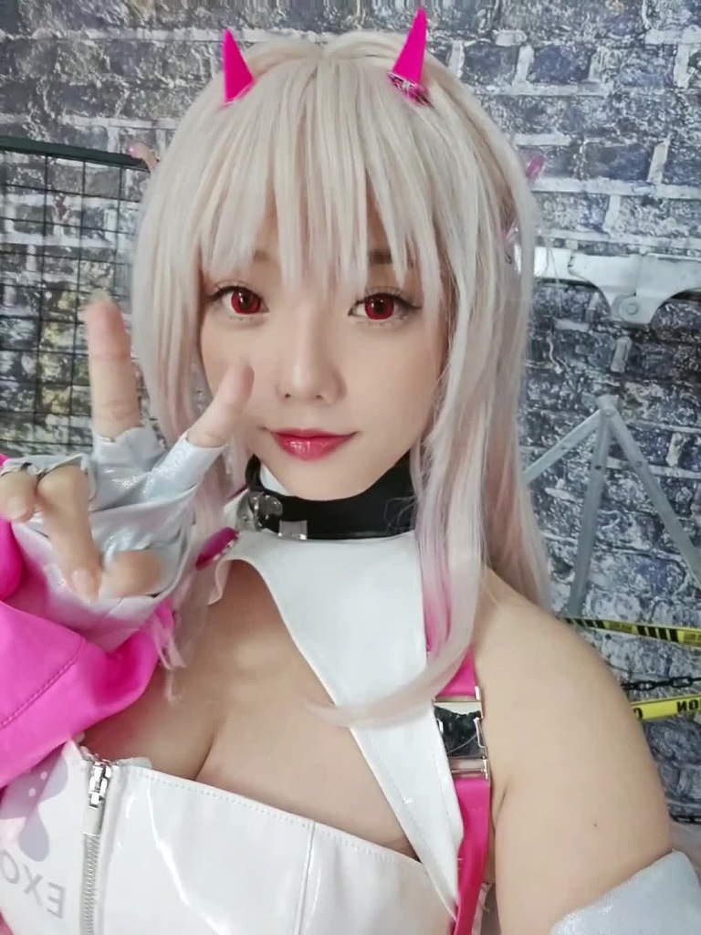 Messie Huang - Viper (NIKKE) - Mitaku photo 2-18