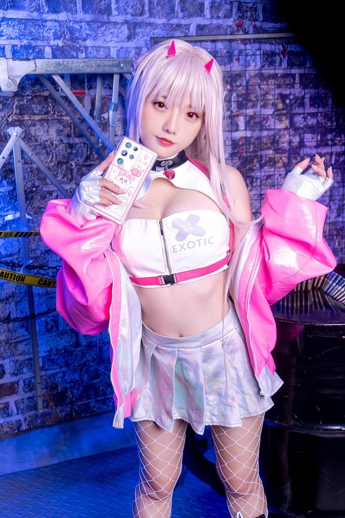 Messie Huang - Viper (NIKKE) - Mitaku photo 1-7